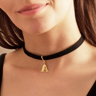 Czarny choker KIM z literką do wyboru