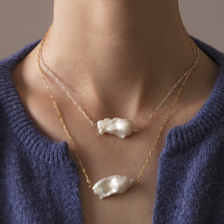 WOLNA Choker z łańcuszka z dużą perłą barokową