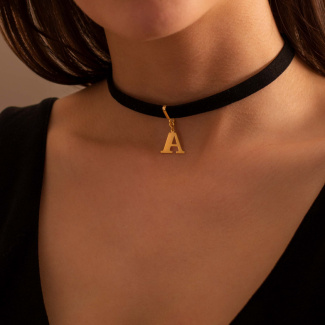 Czarny choker KIM z literką do wyboru