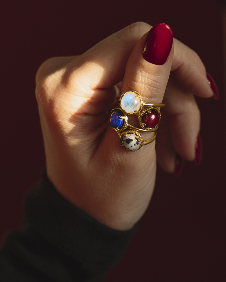 Pierścionek z&nbsp;kamieniem księżycowym Aura Luna