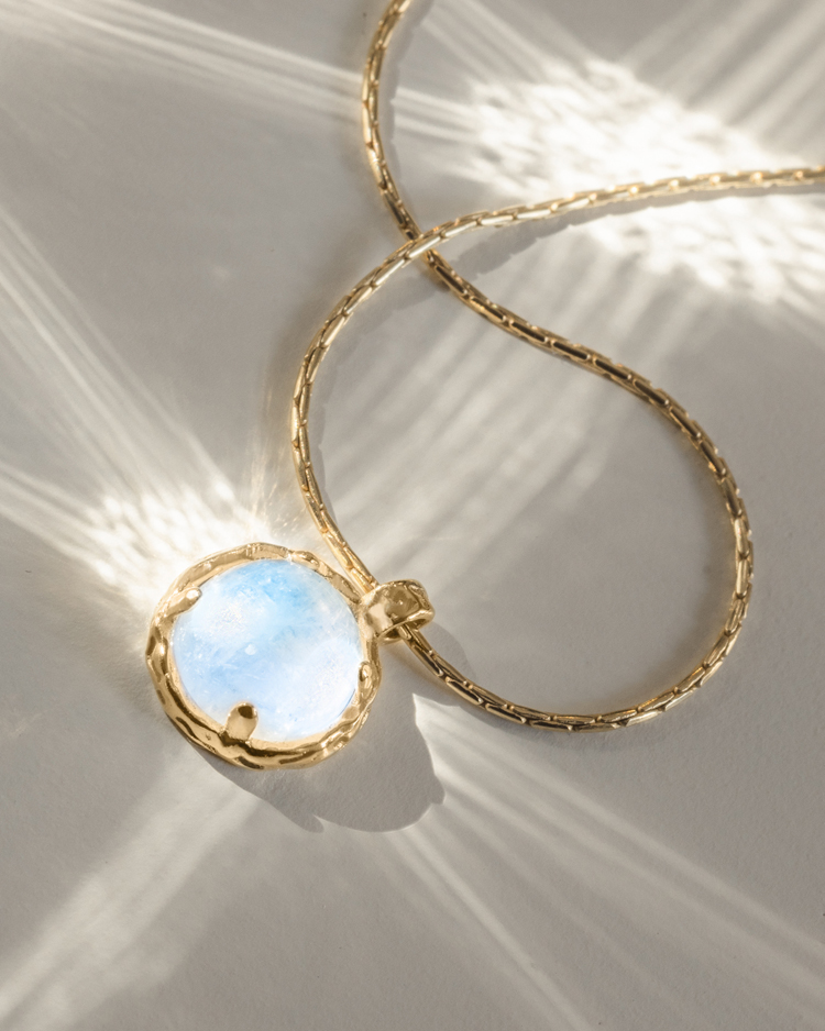 Naszyjnik z&nbsp;kamieniem księżycowym Aura Luna