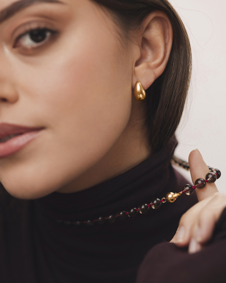 Kolczyki na sztyfcie w&nbsp;kształcie łezki