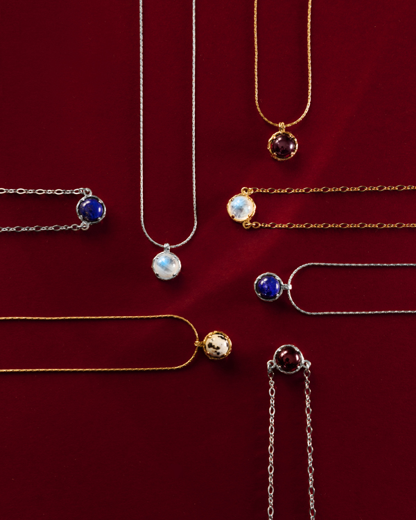 naszyjniki z&nbsp;naturalnymi kamieniami