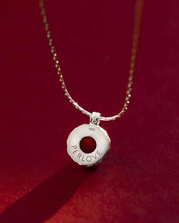 logowana zawieszka z&nbsp;kamieniem Perlove
