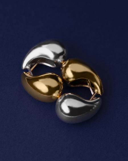 Kolczyki na sztyfcie w&nbsp;kształcie łezki